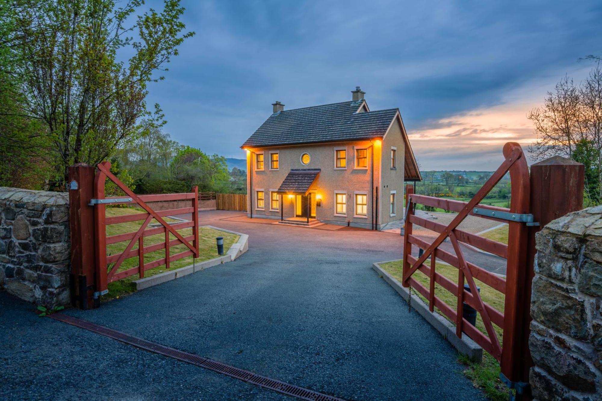 Hotel Killeavy Castle Estate Meigh Exterior foto